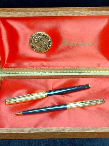 Penna stilografica + penna a sfera Aurora 98 con custodia